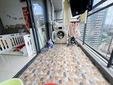中间楼层采光好 商品住宅 房龄新 近医院 南北通透 购物方便