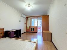 金隅万科对面南环里 房龄新一层两户 金三银四楼层小区中间位置