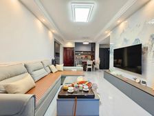 渝北区 蓝光悦江府二期 三房 110万