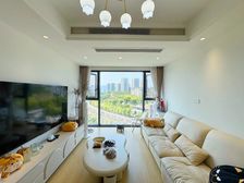 才装2年,保持好近轻轨出行方便周边配套成熟购物方便住家安静