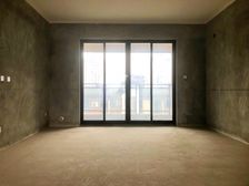 临轻轨 正三房洋房 楼层好 户型端正采光好 周边配套设施齐全