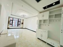 新上 精装修婚房 短住!保持很干净!御山河 证过二!凤凰楼层