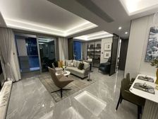 香港路地鉄口,中央雲璟,一梯一户奢装豪宅,临西北湖公园