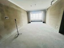 证过二 掌舵东岸小高 带储藏室大阳台 业主急卖 好楼层