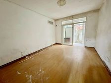 2号线地铁口,双南户型,送双院子,花园,看房方便,诚意出售