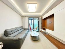 电梯房 朝南 精装修 双卫格局 小三居 次新房 动静分离