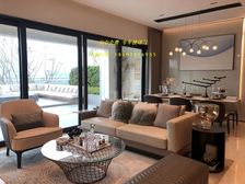 北滨路中粮天悦壹号,板式洋房大平层头排全江景,全玻璃幕墙设计