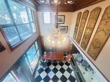 地铁口 类独栋别墅! 8米高的挑空会客厅 花园大 附赠车位!