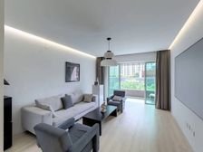 地铁口带会所+精装修+全南户型+带阳台+采光视野开阔 此房