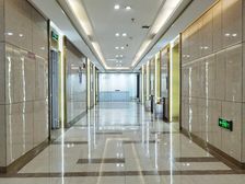 正对电梯口,动静分离,抢手户型,5加1格局26工位,甲级写字