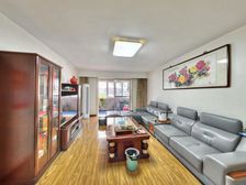 佣.金1% 保真 美丽心殿一楼大三室 近地铁 私产过五年