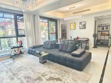 精装叠拼别墅 带屋顶花园 保持新