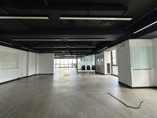 租金3元落地窗业主直租,另有更多面积在租,房型方正独立空调