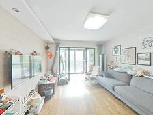 置换诚心出售,地/铁口,带超大院子,2房2厅,精装可拎包入住