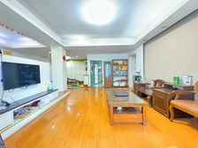 龙泽居A区四房,保养好性价比高,中高楼层视野开阔。