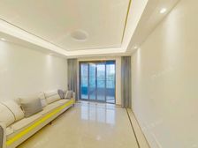 融创精装三房两卫,户型方正,看房方便