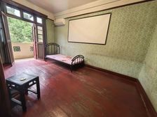 价 房小黄楼 层高3.3米 总高三层砖木结构 师小學中國中學