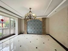 植物园商圈 独门独院 叠拼一二带100多平院子带车位