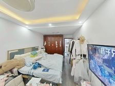 2号线淞虹地铁口100米 满五 精装修 不靠马路交通便捷