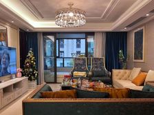 壹号湖畔内圈精装修四房洋房,电梯入住,品牌家具家电,拎包入住