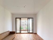 城市假日F区,简装四房两厅两卫。