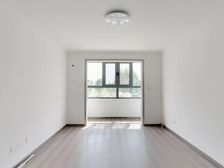 八号线两居室新小区南北通透两居室,采光好户型好