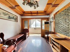 底价呈现,0.5%,有独立车库,大小书包都可以使用