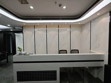 峰创国际 239平4间房 20人业务区 楼下双地铁口 带家具