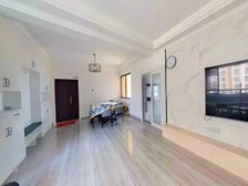 花香满径 3室2厅2卫 精装修 88万元