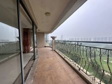 (杜绝虚假)急售 南向高尔夫 送产权小车位 134.8万