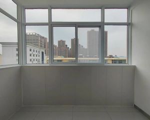 单价三千 人民路 碧桂园对面毛巾厂家属院 精装三室