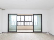 北雁金茂湾 毛坯大三房 位置安静 中上楼层 南北通透