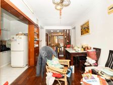 50平大露台白给,接受置换,满五v1,产权清晰,看房随时。