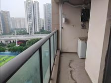新上69万带走鲁能星城六街区 80平2居 简装 楼下就是