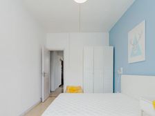 龙华电梯一房 精装修家具家电全送 三条地铁出行 租金5000