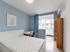 地铁口 精装修一房一厅 全明户型 可做2房 紧临地铁口