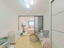辽源四村 一室一厅 一梯四户 8号线鞍山新村 新华医院旁