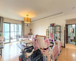 优品道一期 房子是电梯小高层,总高11楼,1梯2户,朝南