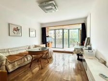 一套,附赠百平大露台,中间位置不靠路,房型可改看房随时