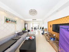 S级 高层景观飞机户型的大三房 房东出国诚意出售