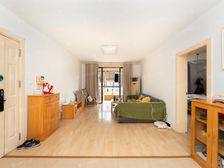 装修好 购物方便 近地铁 大两居 南北通透 中间楼层