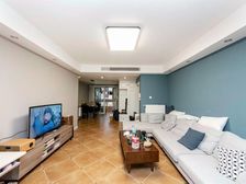 电梯高层丨豪装70万带固定车位丨接受置换 家具全送 看房有钥