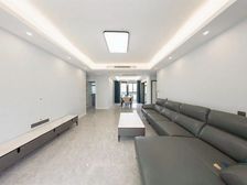 带百平大露台 全屋新装修 靠近中央公园 喜欢带露台的有福了