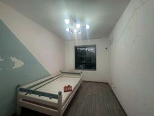 东鼎乐购商圈,经典飞机户型,中间楼层,出门有轨电车,随时看房