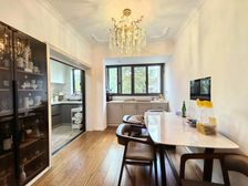 新装修三年,全送,少有的拎包入住的房子,两南一北中间位置