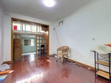 天井搭好做房间,公园后面房东急售,当居住融入环境心也随之淡定