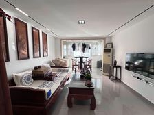 精装80万拎包入住!商品房中间位置! 楼层南北通三房!可看