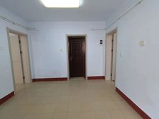 四中的落户神器 芳苑小区3楼简单干净的两居老证带小房