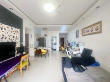 俊峰龙凤云洲 门口轻轨站 交通方便 业主急售 楼下菜市场