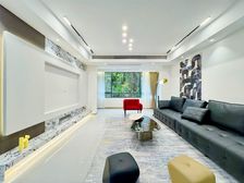沙坪坝图书馆轻轨旁 全新新装修四房 带大露台 免费送